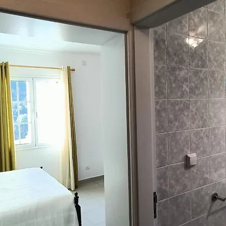 Casa Com Vista E Garagem