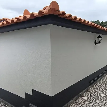 Casa Com Vista E Garagem *