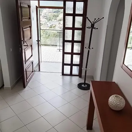 Casa Com Vista E Garagem Funchal (Madeira)